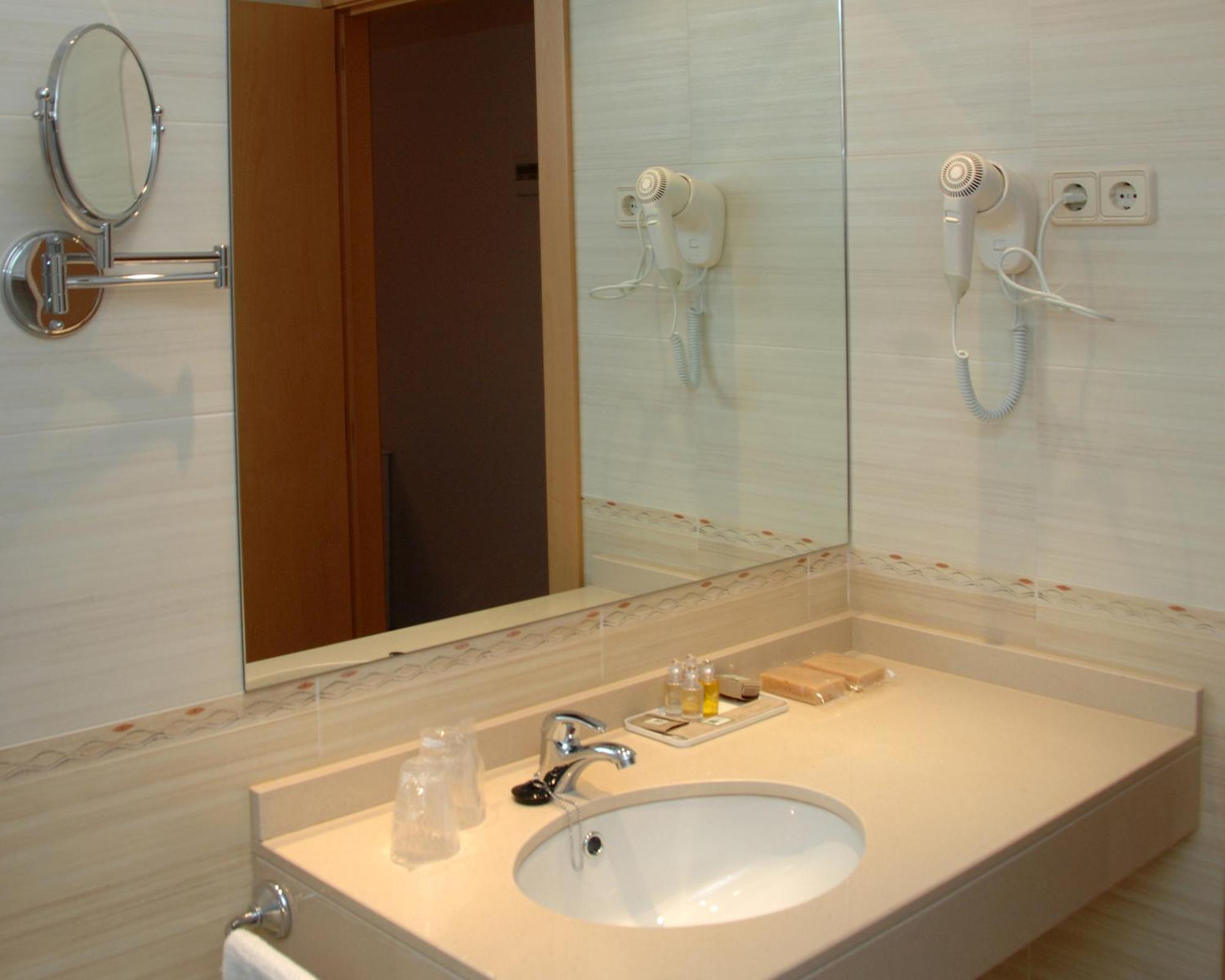 Hotel Hc Sigueenza المظهر الخارجي الصورة